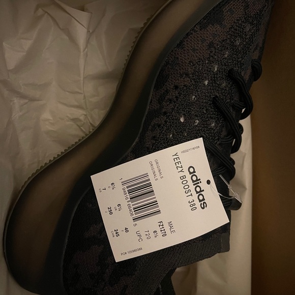 Adidas Yeezy 380 - Picture 3 of 4